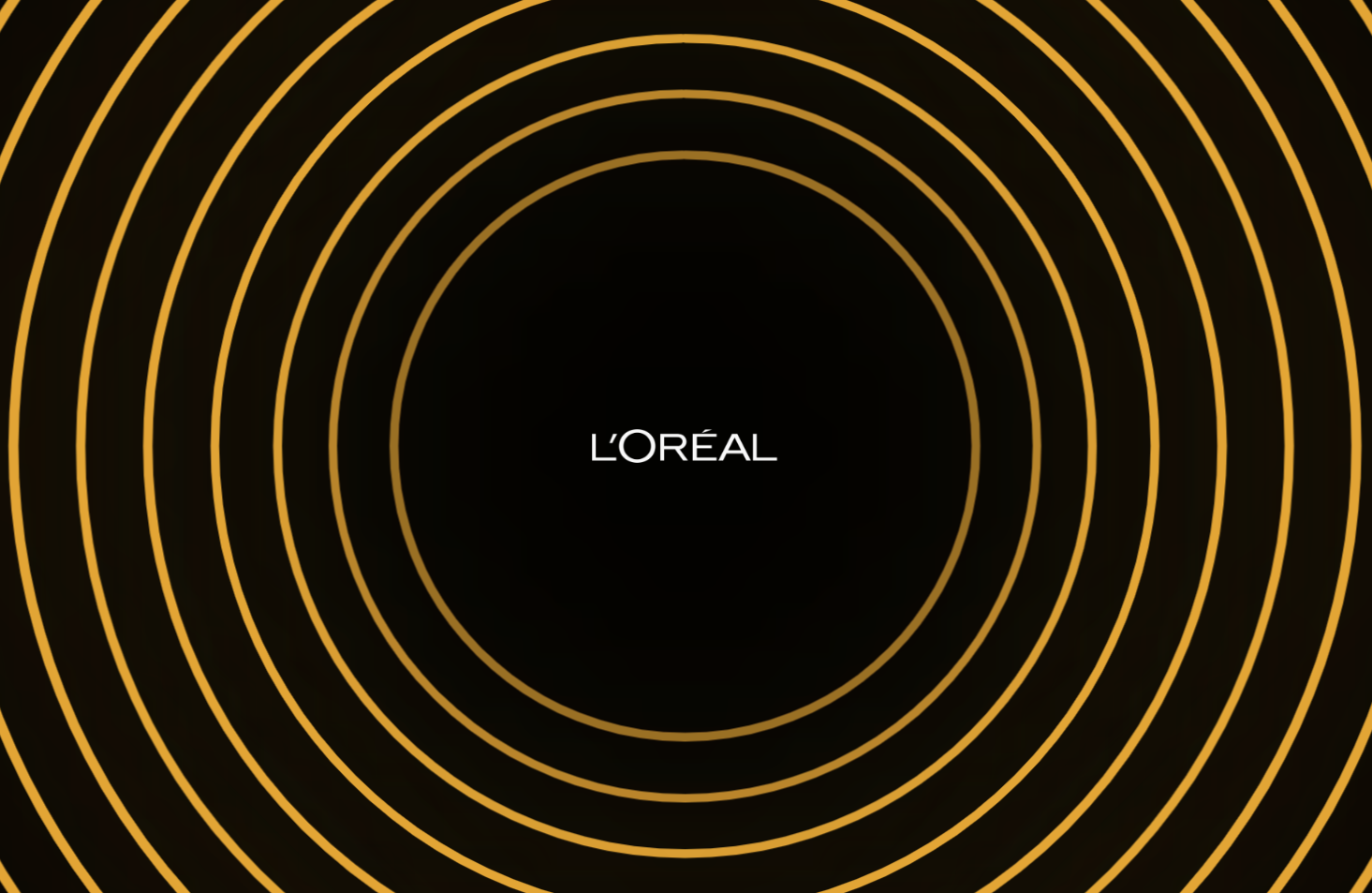 L’Oréal Beauty Assistant generating a personalized product routine in a polished black and gold interface
